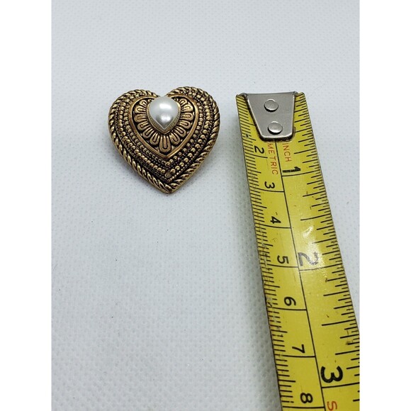 Vintage Made in Taiwan Gold Tone Heart With Faux Pearl Brooxh Pin - Picture 3 of 3
